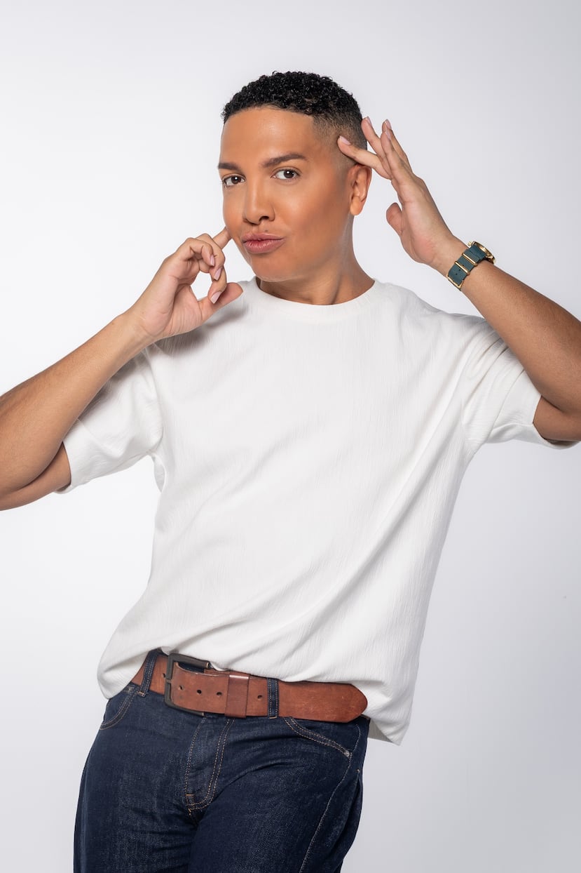 Bryan Villarini, presentador de
TV y educador de belleza:
“Mi regalo favorito para darle a alguien o para recibir son los faciales. A mí me gusta tener la piel on point y, con el tiempo y la constancia, uno ve la cantidad de beneficios que tiene un facial a futuro. Esto es uno de esos tratamientos que nunca te arrepientes pues es salud, limpieza y nutrición para tu piel”.