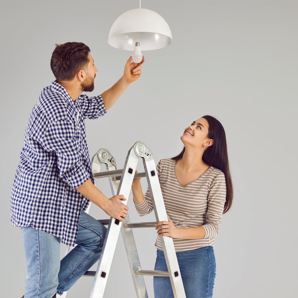 Un simple cambio de lámparas puede modificar la atmósfera de una habitación u otra área del hogar.