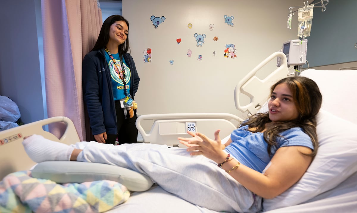 Desde aliviar la ansiedad jugando hasta acompañar en el duelo: cinco años de Child Life en el Hospital Pediátrico