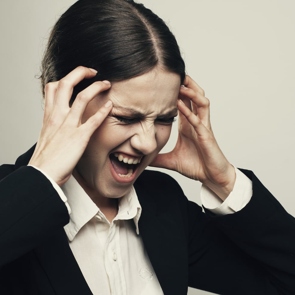 Si te sientes sobreestimulado o abrumado, conocidos comúnmente con los términos en inglés “overstimulated” y “overwhelmed”.