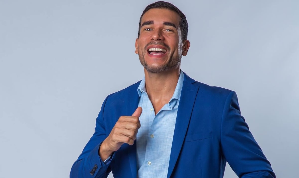 Chef Edgardo Noel entrega casi $30 mil a familia de su ahijada con cáncer pediátrico