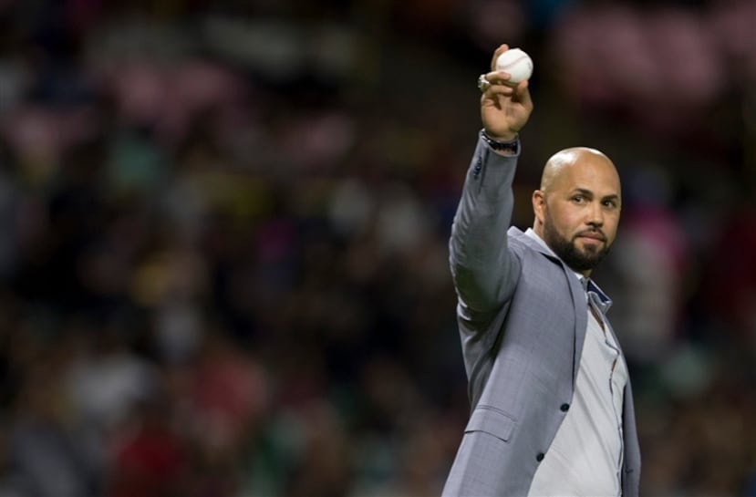 Carlos Beltrán, campeón con la pasada edición de los Astros de Houston, hizo el lance de honor. (XAVIER.ARAUJO@GFRMEDIA.COM)