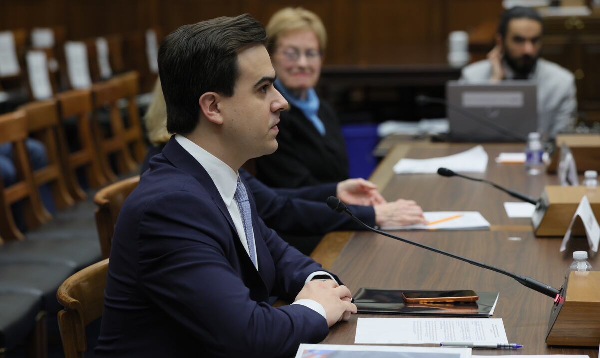 Pablo José Hernández calls for Puerto Rico veterans' access to Tricare Prime health plan