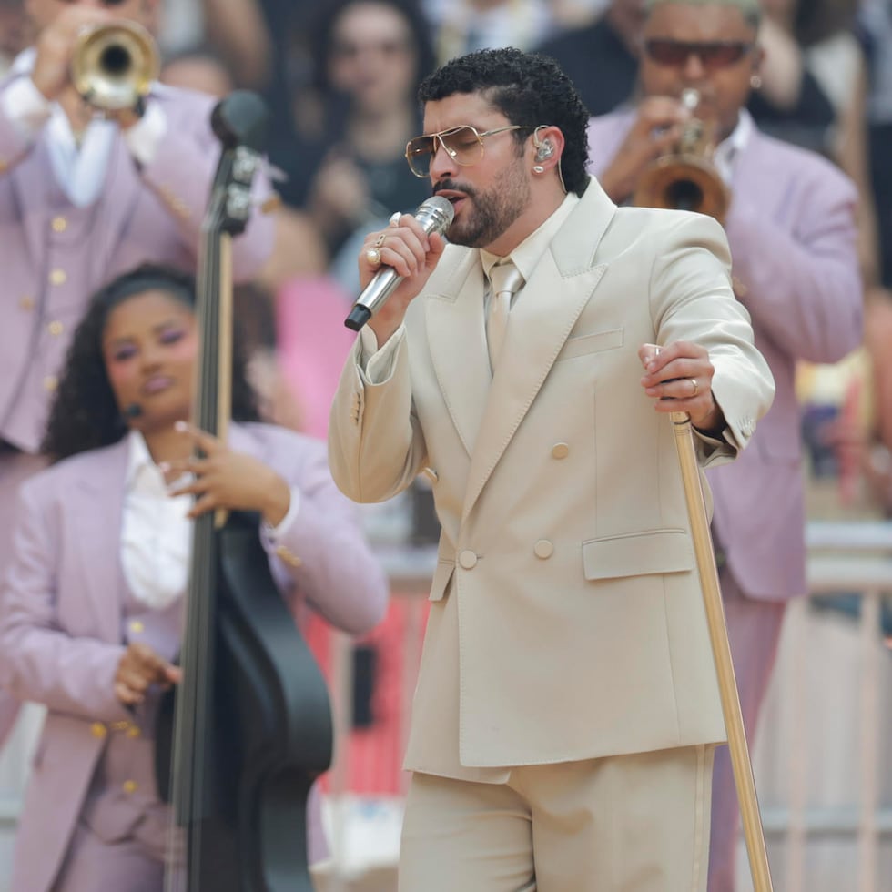 El cantante y compositor puertorriqueño Bad Bunny durante su concierto en el Estadio Metropolitano, en Madrid.