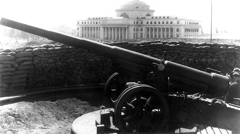 Cañón de 155 mm de la Batería La Princesa del Fuerte San Cristóbal, cerca del Capitolio de Puerto Rico, 1942. Sección de Fotografías Fijas de los Archivos Nacionales.