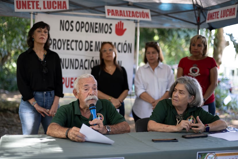 Fiol Lecaroz (con el micrófono) y Belaval (sentada a la derecha) argumentaron que la canalización representa una solución anticuada.