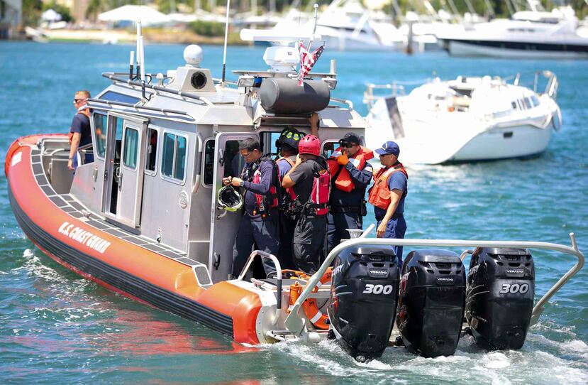 La Guardia Costera de Estados Unidos colaboró con las tareas de rescate.