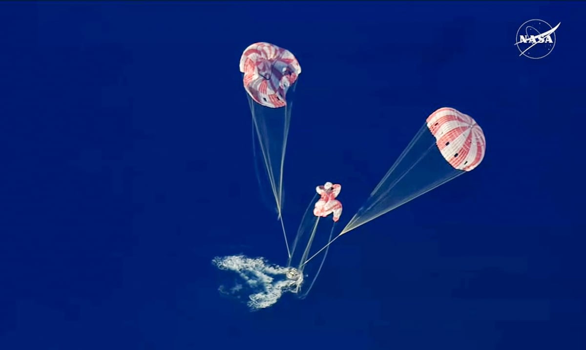 Astronautas de Artemis II regresan de la Luna con amerizaje y cierran un viaje lunar récord