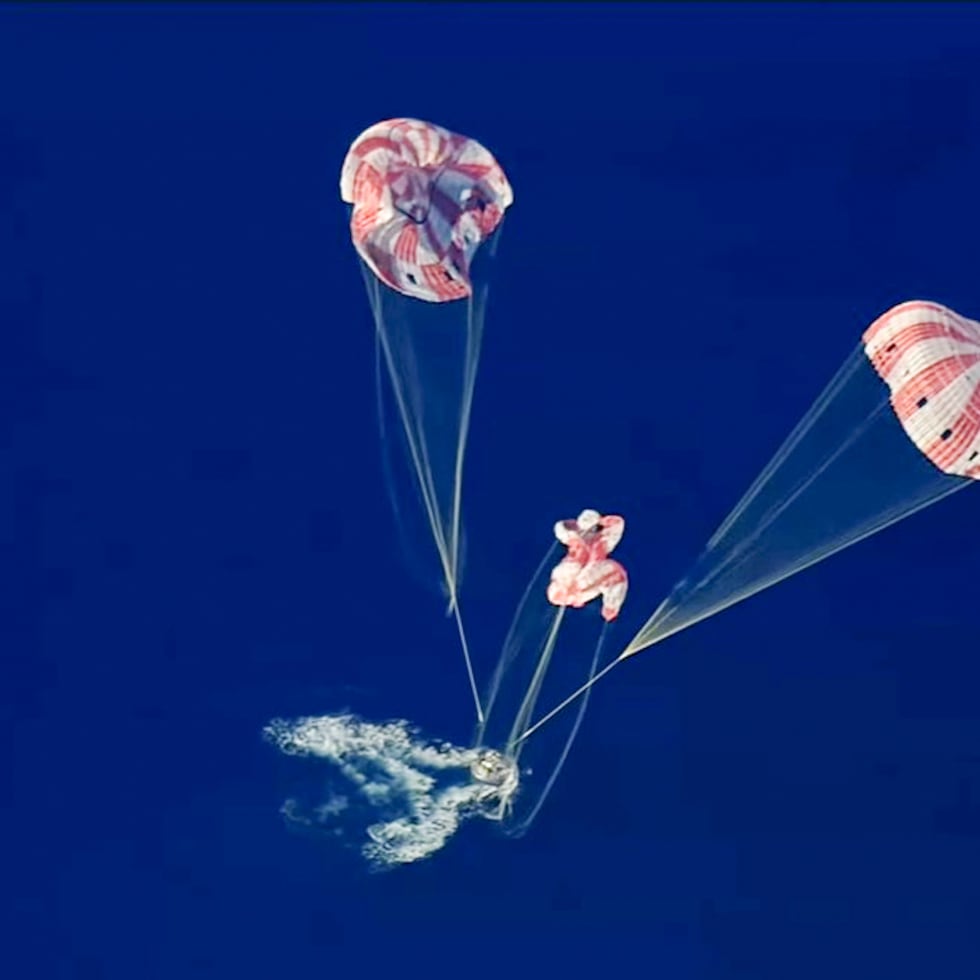 Astronautas de Artemis II regresan de la Luna con amerizaje y cierran un viaje lunar récord