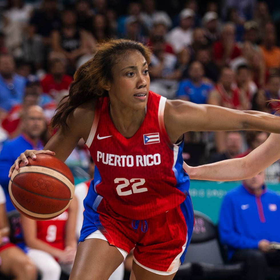 Arella Guirantes en uniforme de Puerto Rico durante las Olimpiadas de París 2024.