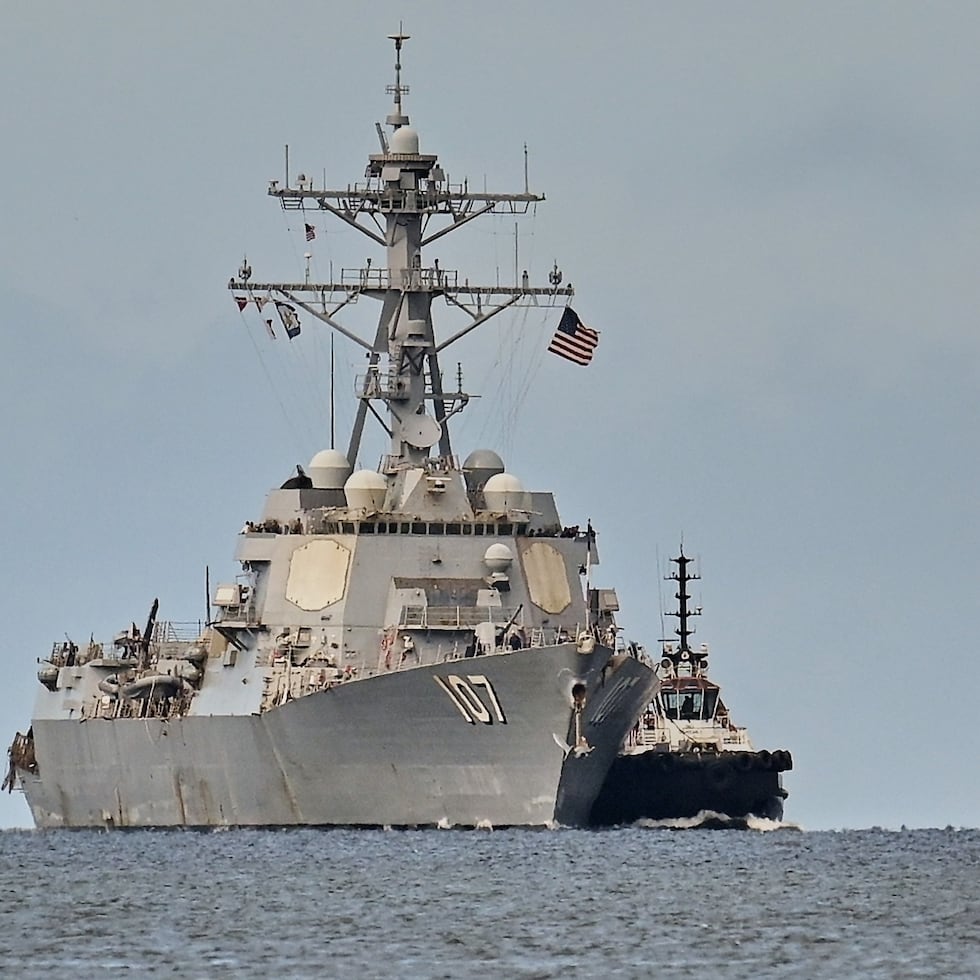 El pasado viernes, Padrino López aseguró que su país sigue preparándose ante un despliegue militar que se acerca “cada día más” a las costas venezolanas, luego de que el Pentágono anunciara el envío del portaaviones USS Gerald Ford, el mayor de la flota estadounidense, al Caribe, donde Washington asegura que combate el narcotráfico.