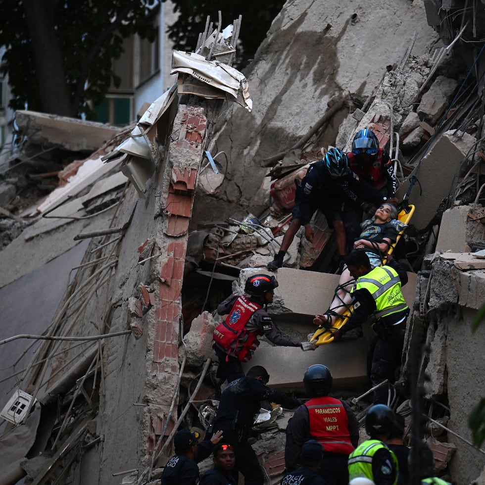 El ministro del Interior, Diosdado Cabello, afirmó que casas y edificios se vinieron abajo en Caracas y que registraron situaciones “alarmantes” en el barrio de Altamira.