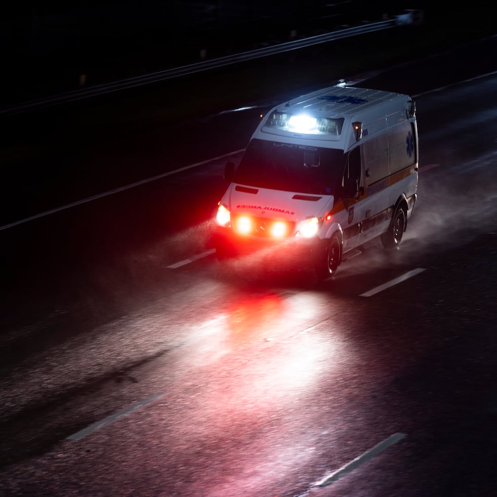 El conductor fue llevado al CDT de Adjuntas y el pasajero, a un hospital en Ponce.