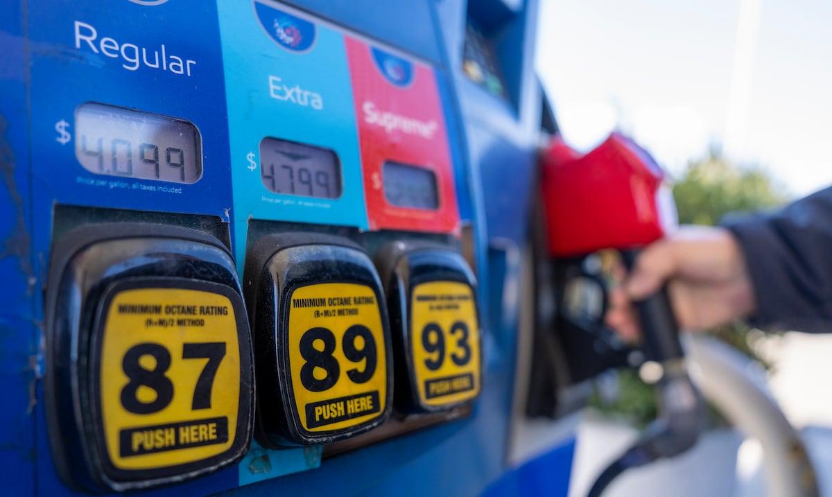 La razón por la cual la Casa Blanca asegura que la gasolina bajará en Estados Unidos