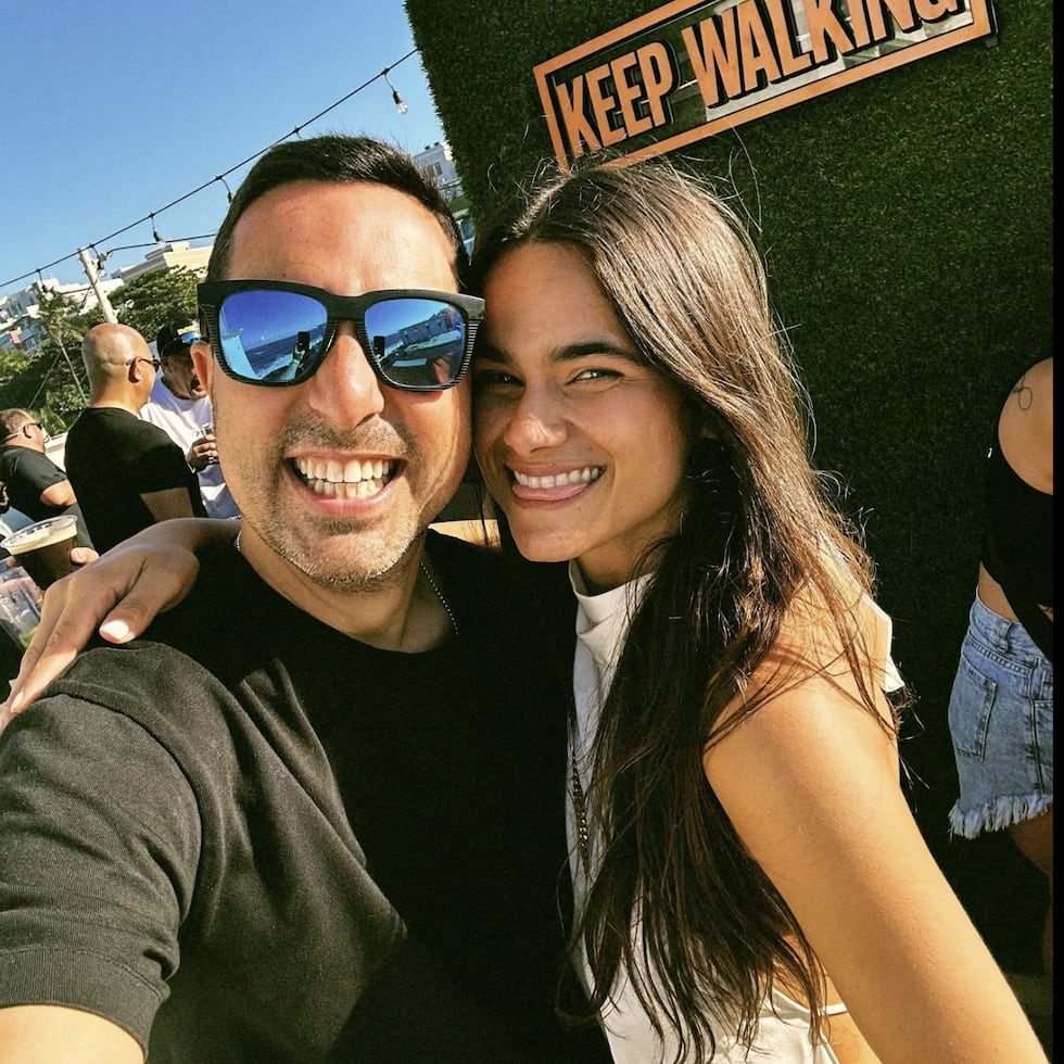 Alejandro Gil y su novia Marielisa Ferrer.
