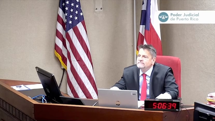 El juez Ángel M. Llavona Folguera en el juicio por la muerte del biólogo Roberto Viqueira,