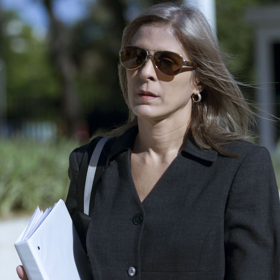 Ivonne Falcón (en foto) durante su llegada al Tribunal federal.