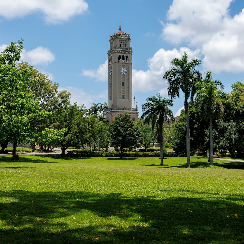 El director de la Oficina de Presupuesto de la UPR, Wilson Crespo Valentín, adelantó que, por el momento, se proyecta que la institución recibirá un presupuesto similar al actual.