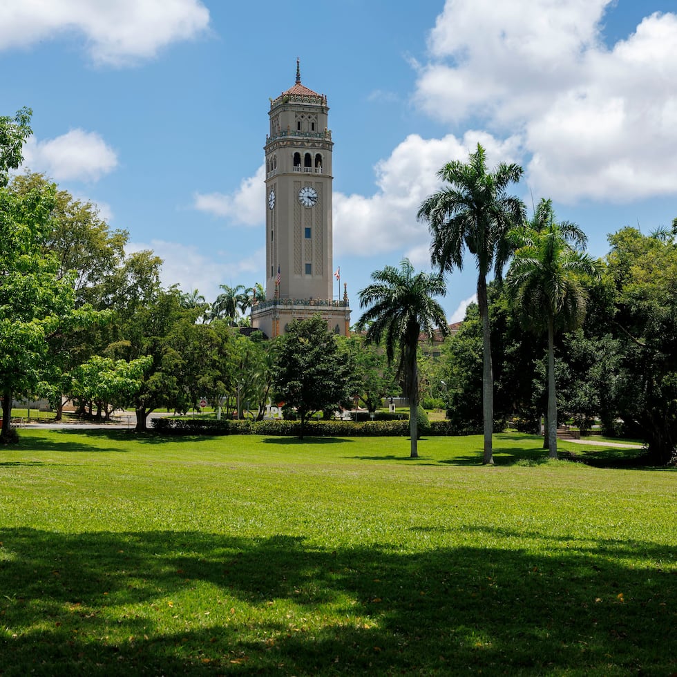 Federal legislators requested an increase in the UPR budget.