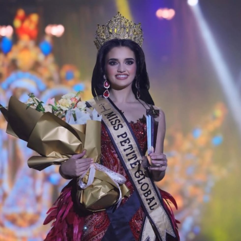 Sofía Anaeli Paoli Vargas, la recién coronada Miss Petite Global 2026, representó a Ponce en el certamen local.