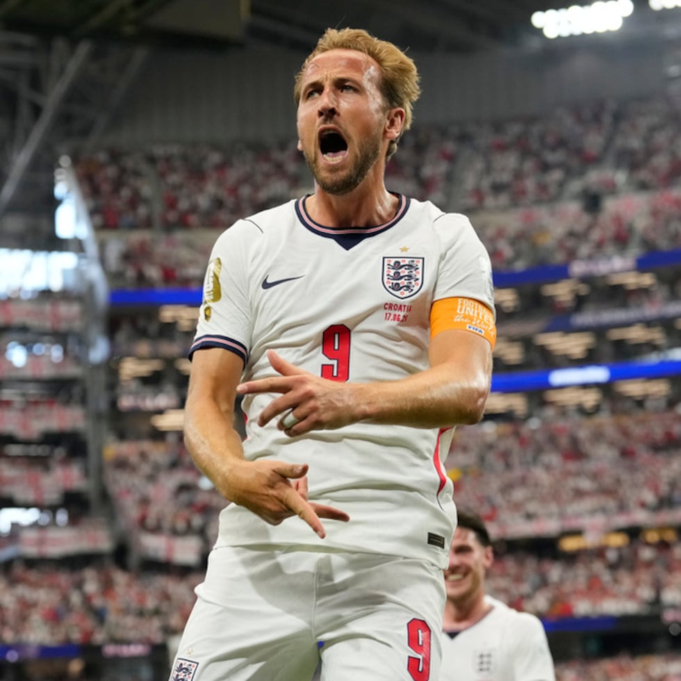 Harry Kane festeja tras anotar el primer gol de Inglaterra ante Croacia en el partido del Group L del Mundial.