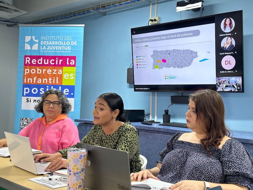 La doctora María Enchautegui, Vallerie Blakely y Caridad Arroyo presentaron los datos más importantes del estudio del Instituto del Desarrollo de la Juventud.