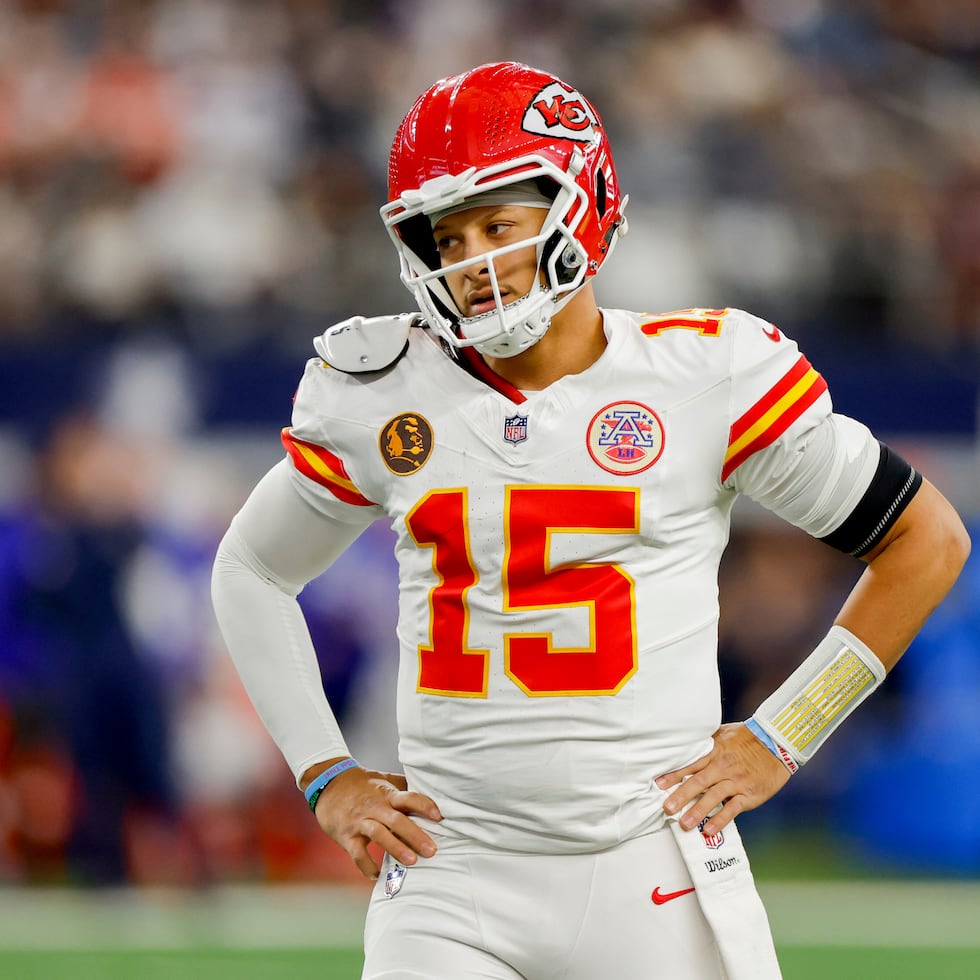 Patrick Mahomes y los Chiefs podrían quedar fuera de los playoffs de la NFL.