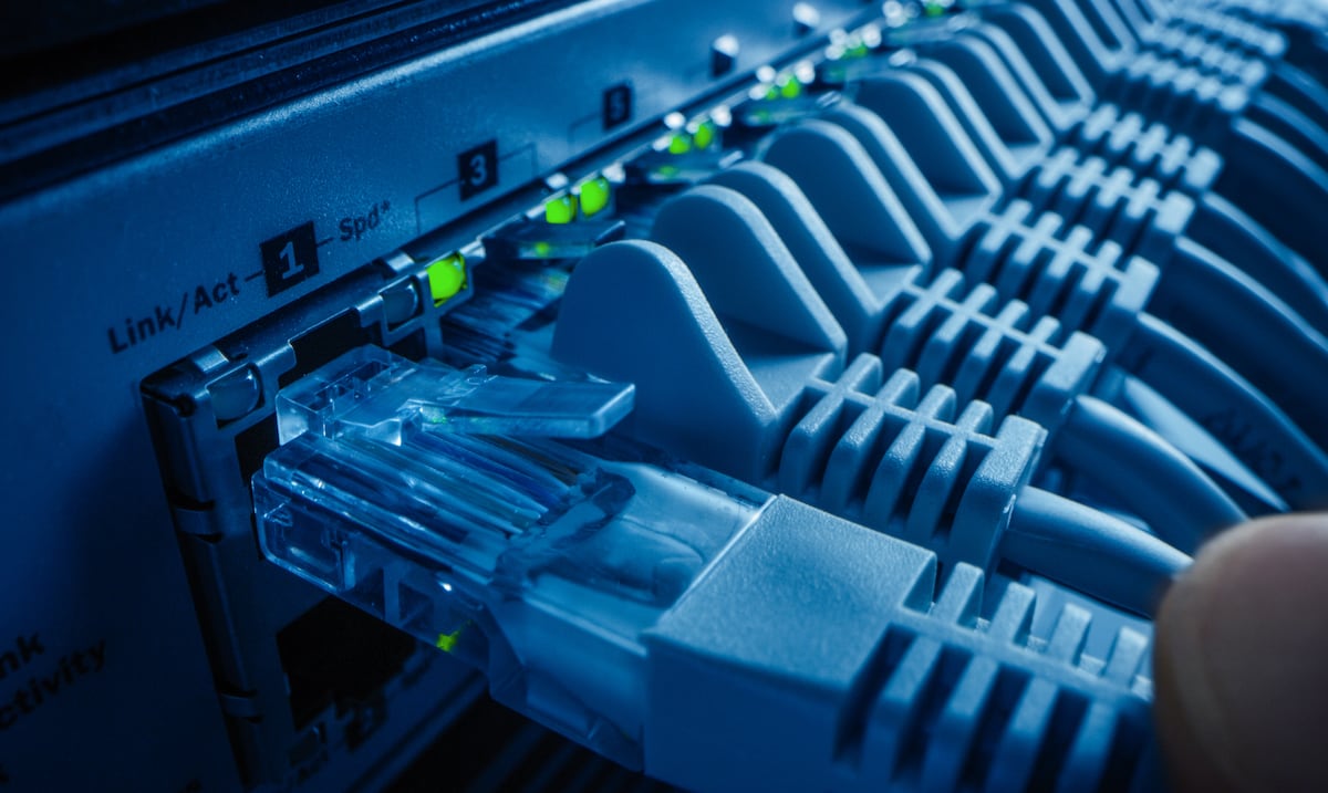 Puerto Rico avanza hacia cobertura total de internet de banda ancha para 2027