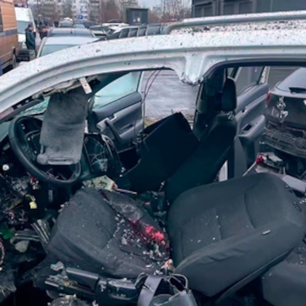 Imagen tomada de un video proporcionado por el Comité Investigador de Moscú el lunes 22 de diciembre de 2025, el cual muestra la escena donde el teniente general Fanil Sarvarov murió.