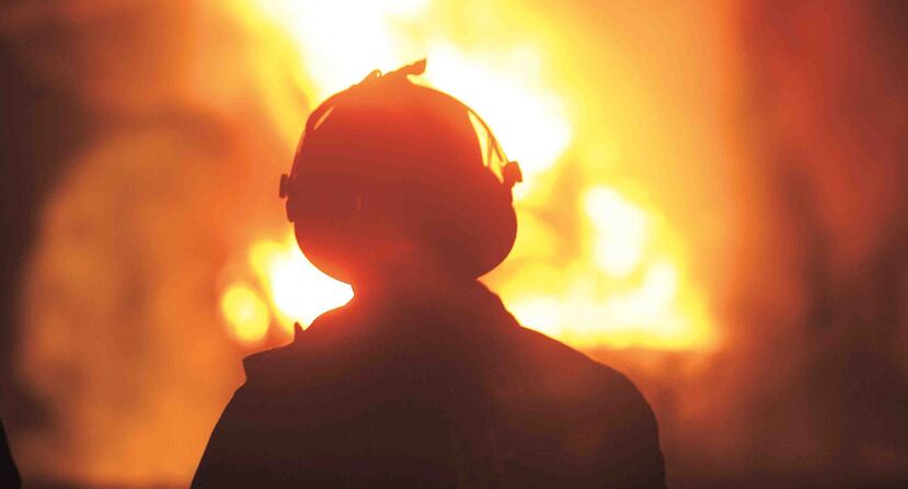 Bomberos de la estación de Ramey extinguieron el fuego. (GFR Media)