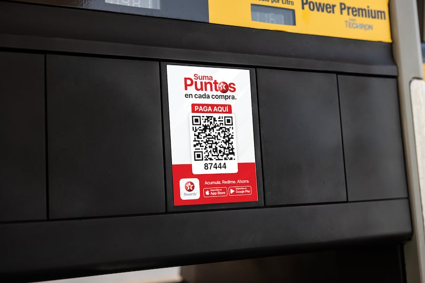 Paga en la bomba o en la tienda, escaneando el código QR.