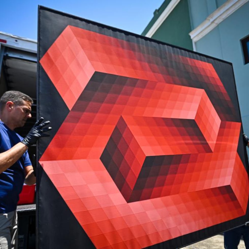 Autoridades francesas y el FBI allanaron la casa de Michele Taburno Vasarely en el Viejo San Juan en el 2023.