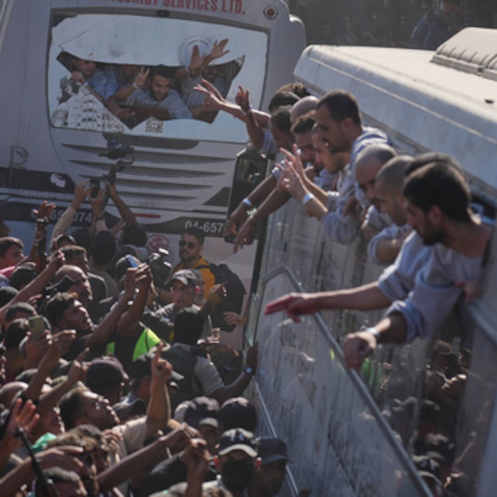 La legislación prevé que la pena de muerte entre en vigor en un plazo de 30 días, aunque se espera que los grupos de defensa de los derechos presenten una petición contra ella ante el Tribunal Supremo de Israel.