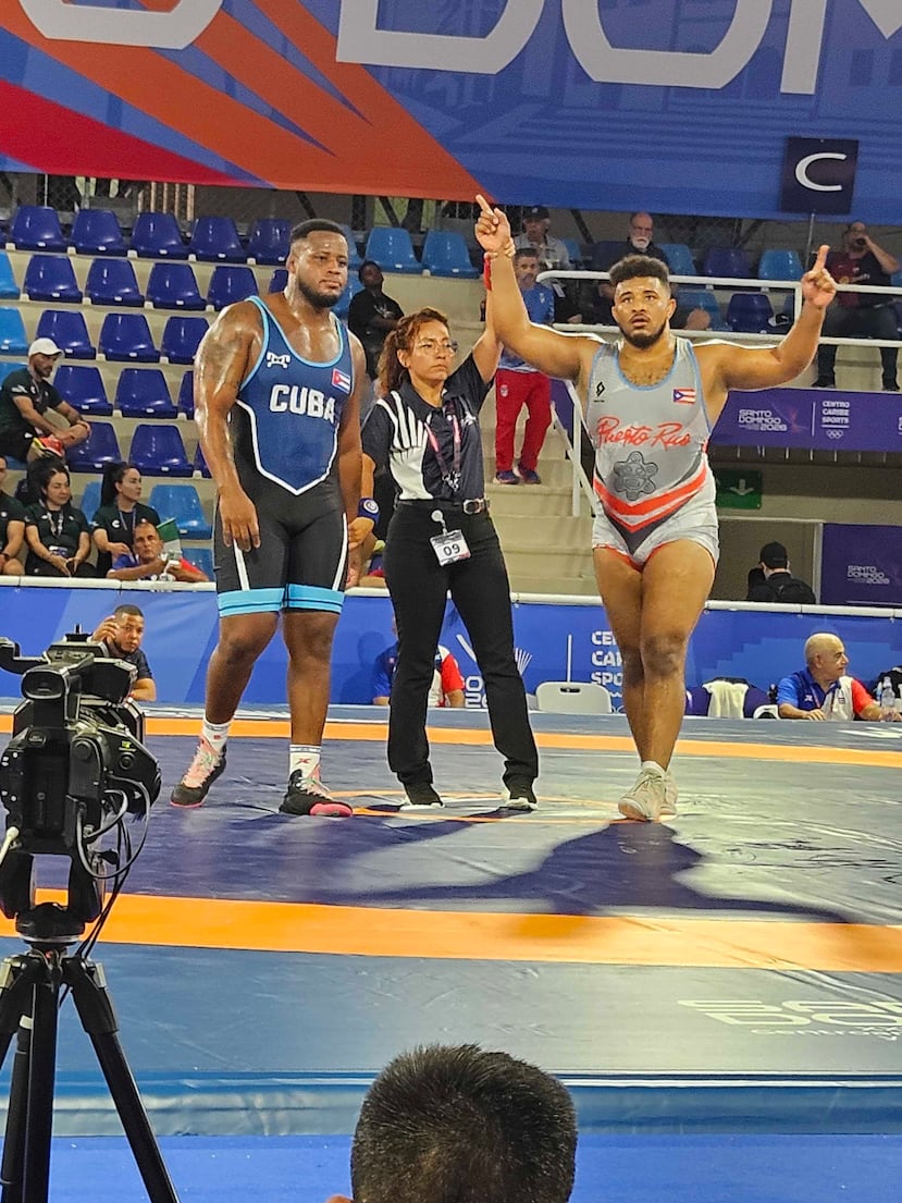 Jonovan Smith venció al cubano Yosenky Castañeda en la semifinal de los 125 kilogramos.