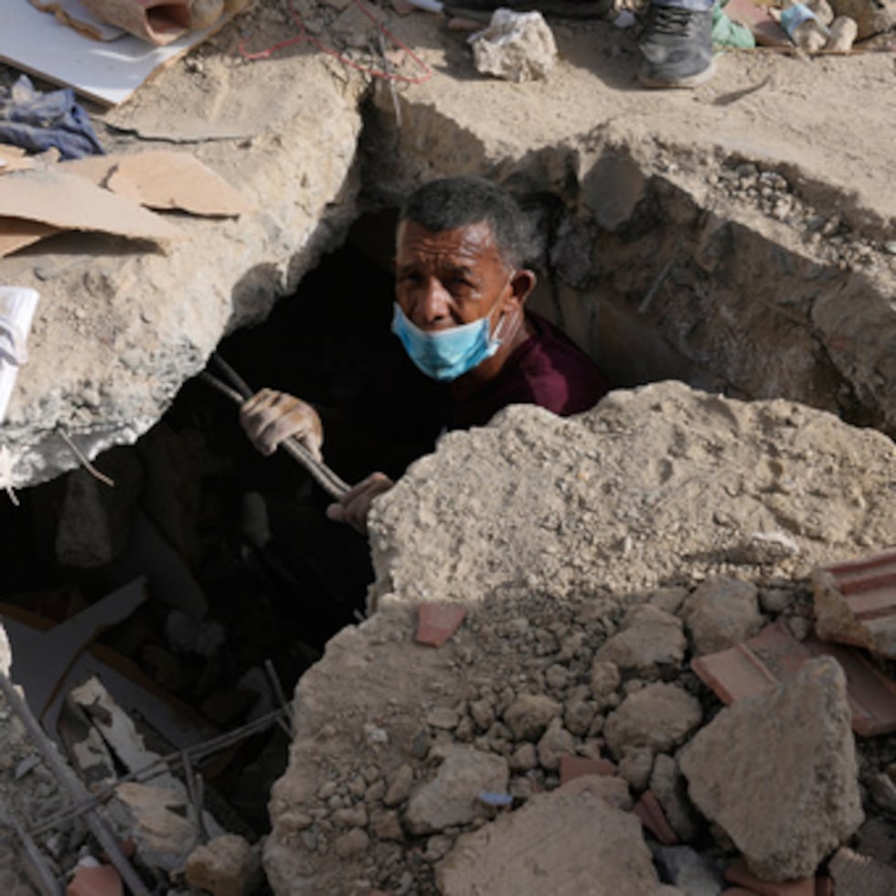 Los trabajadores humanitarios afirman que la respuesta del gobierno de Colombia ante el terremoto ha superado las tensiones políticas.