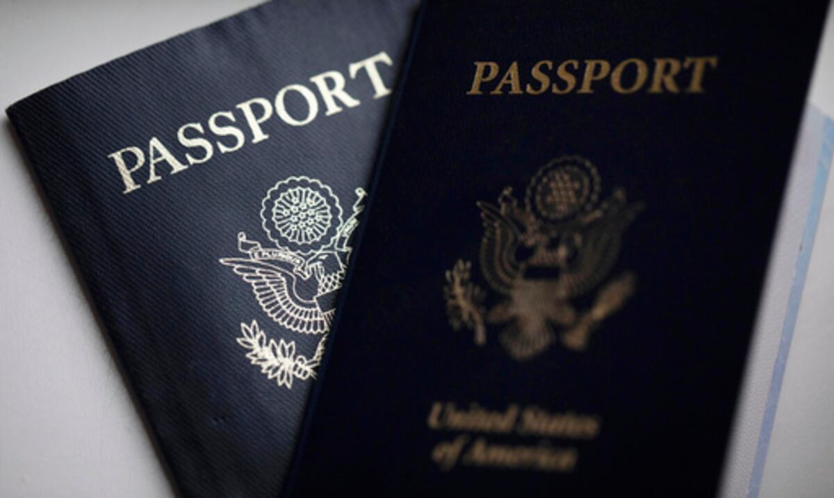 Estados Unidos comenzará a retirar los pasaportes a miles de padres que deben pensiones alimenticias