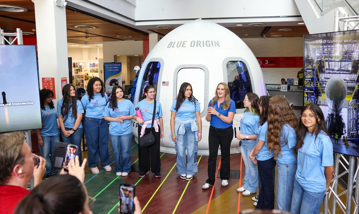 Deborah Martorell abre “la puerta al espacio” al compartir la “mock capsule” en la que entrenó antes de viajar al espacio