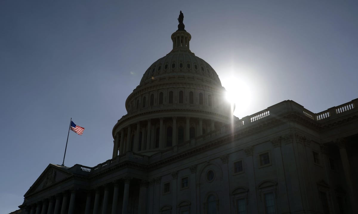 Administración González firma contratos de cabildeo en Washington por $380,000