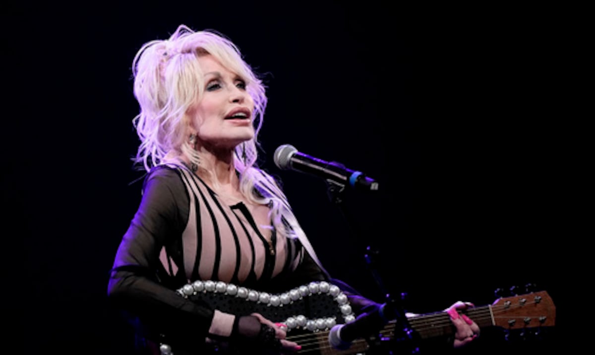 Jenniffer González declara un día de duelo por la muerte de Dolly Parton