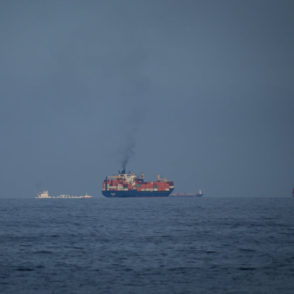Irán prácticamente ha cerrado la navegación por el estrecho de Ormuz.
