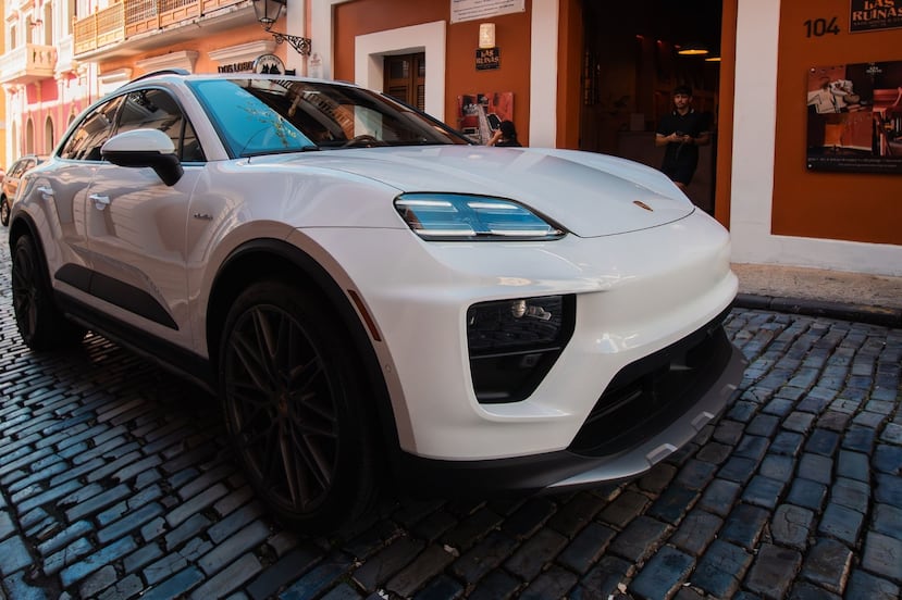 Las féminas invitadas tuvieron la oportunidad de manejar la Porsche Cayenne E-Hybrid.