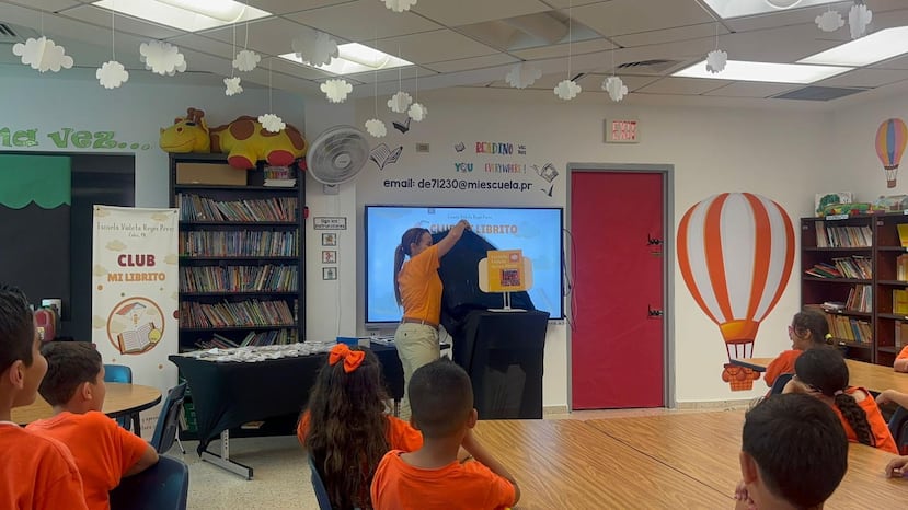 En la biblioteca de la Escuela Violeta Reyes Pérez, en Cidra, fue develado un libro con 20 cuentos escritos por estudiantes del Club Mi Librito.