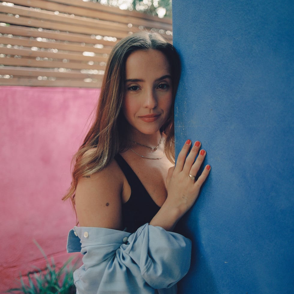 El debut artístico mundial de Evaluna como actriz lo hizo a los 4 años en el video "Si tuviera que elegir", canción original de su padre Ricardo Montaner.