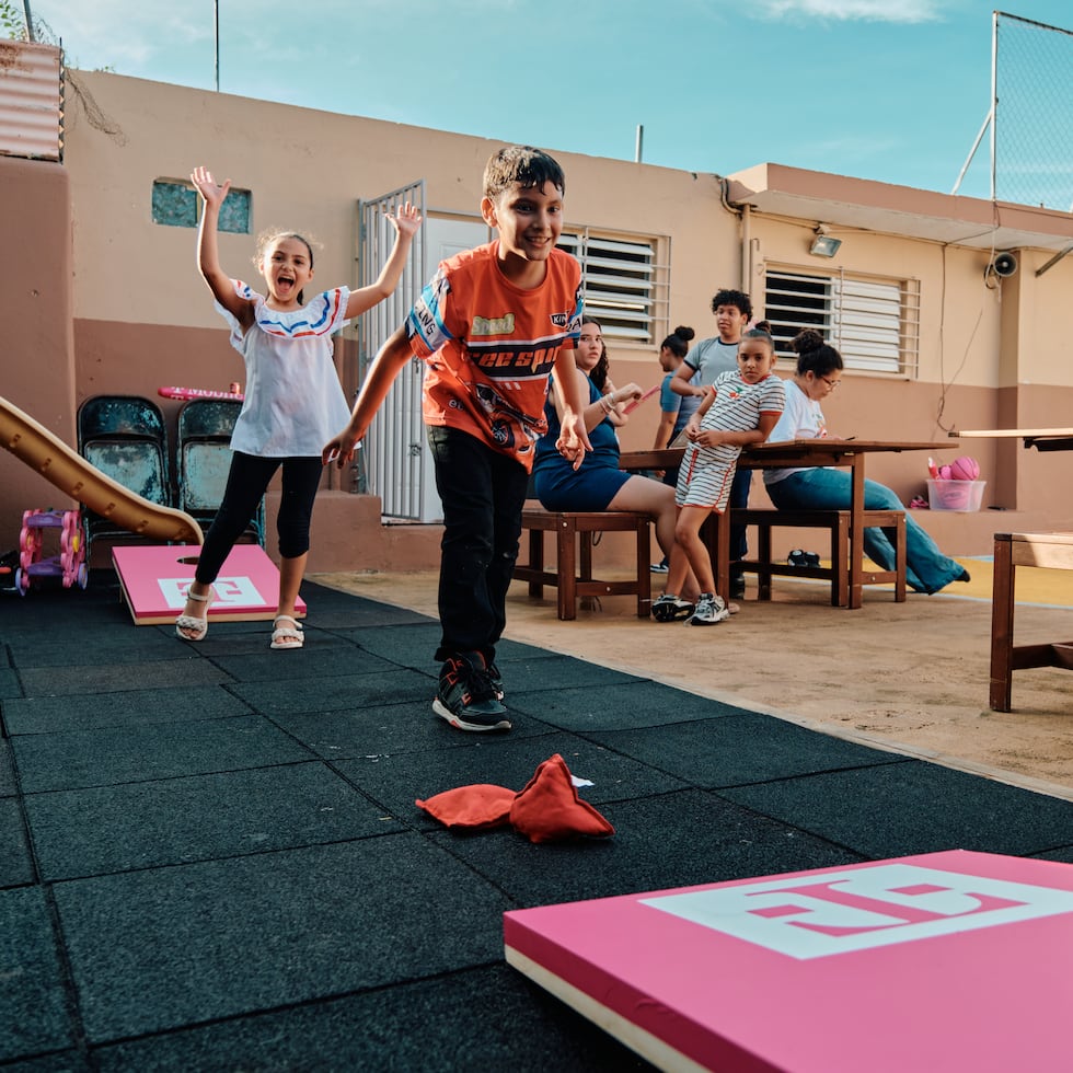 La jornada incluyó actividades para los niños y la concesión de equipo deportivo.