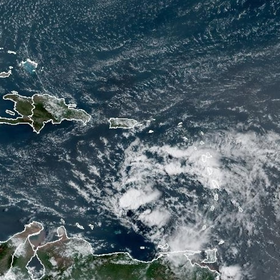 Imagen satelital de la Invest 92L.