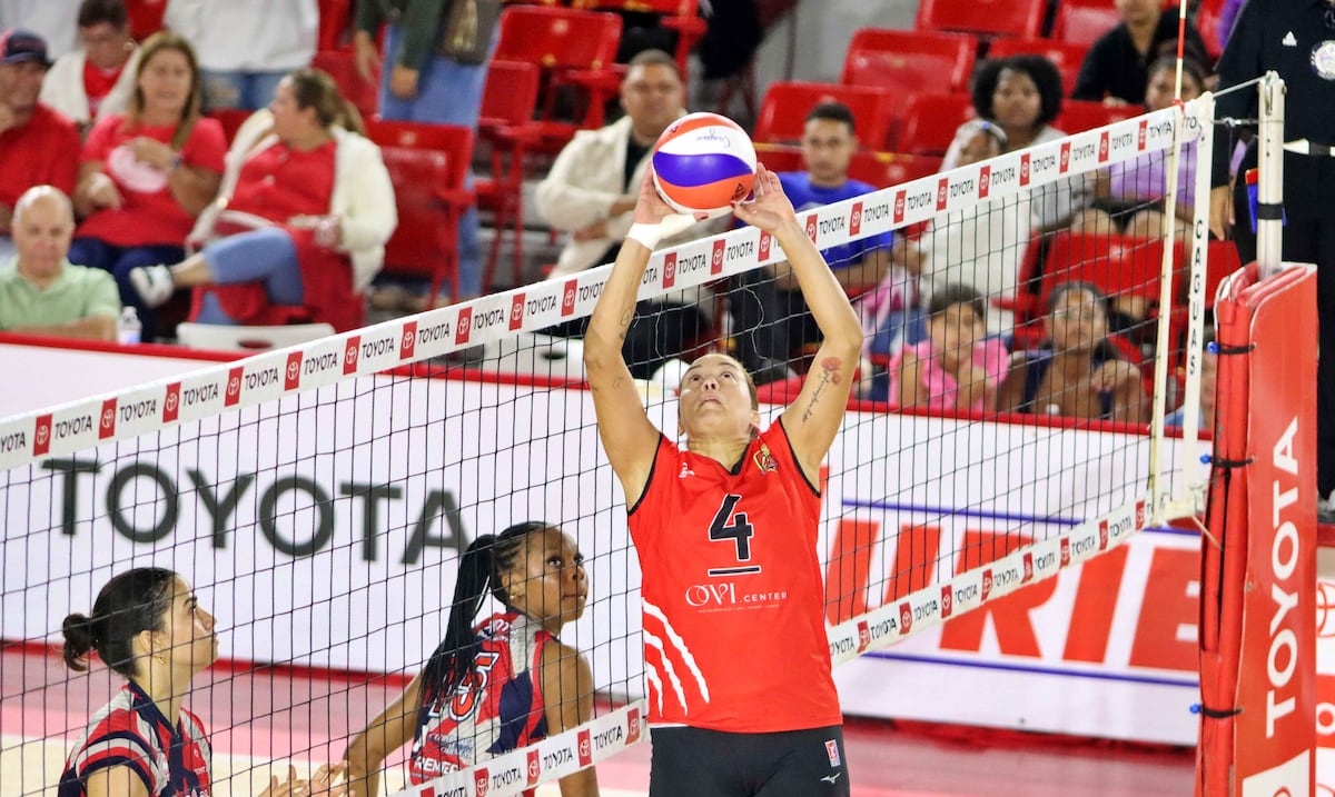 “Ha dolido mucho”: Raymariely Santos enfrenta desde el banco el dolor de perderse la final con las Leonas