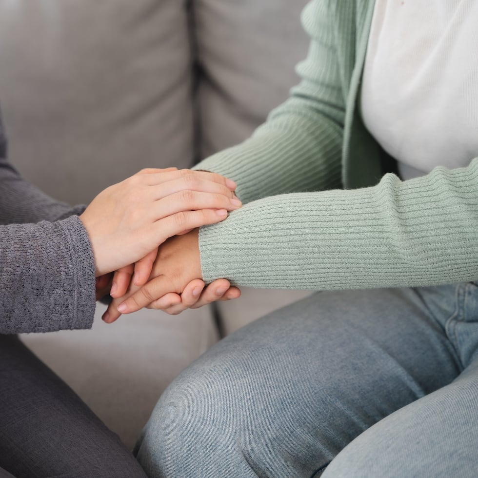 Sentirnos acompañados, conversar, reír, compartir experiencias y saber que contamos con personas significativas en nuestra vida puede aportar positivamente a nuestra salud emocional.