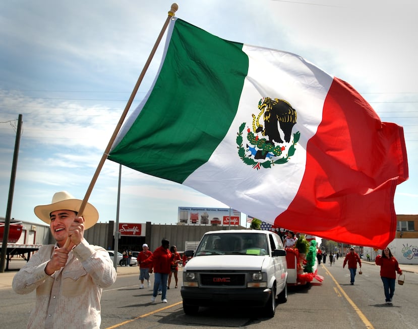 En la década de 1960, la celebración del Cinco de mayo comenzó a adquirir prominencia en Estados Unidos, sobre todo entre las personas de ascendencia mexicana, para fomentar el orgullo por su cultura.