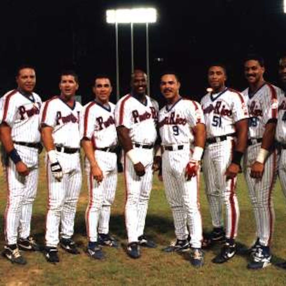 De izquierda a derecha: Roberto Alomar, Carmelo Martínez, Edgar Martínez, Rey Sánchez, Rubén "El Indio" Sierra, Carlos Baerga, Bernie Williams, Juan "Igor" González y Carlos Delgado.