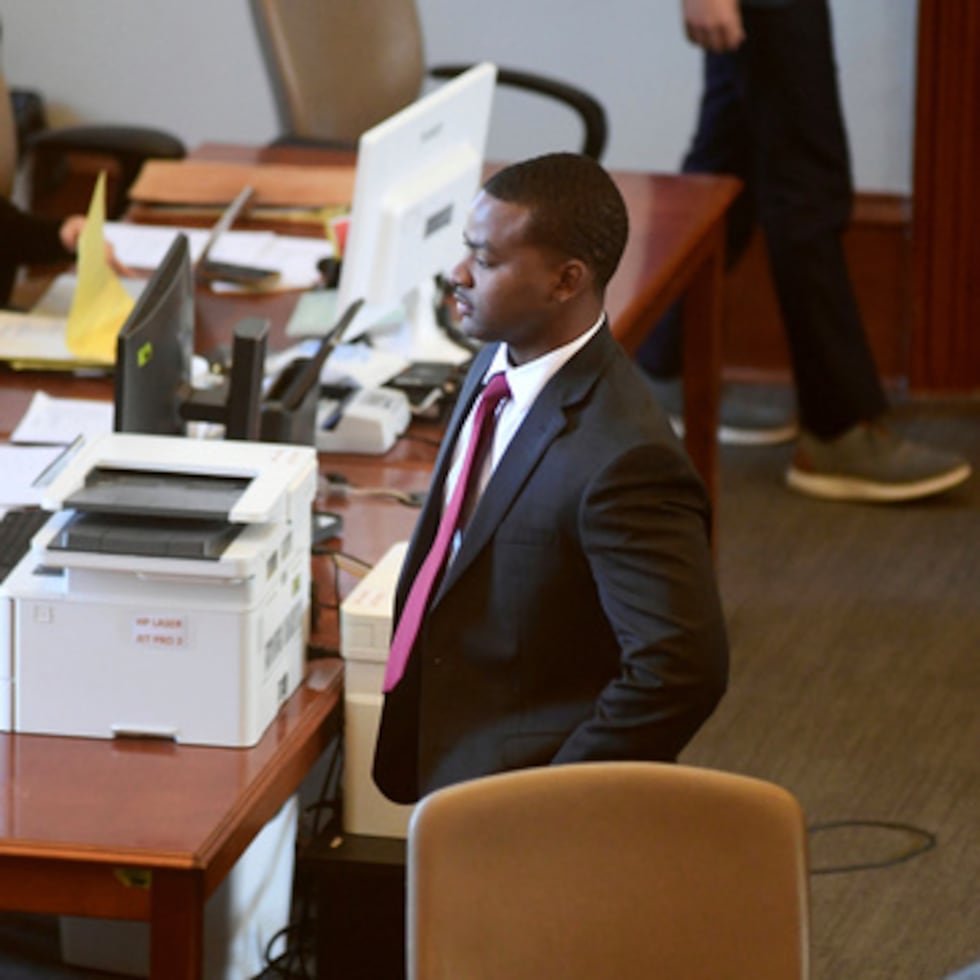 En un principio, Herrington fue acusado de asesinato con pena capital, pero la fiscalía aceptó reducir los cargos a asesinato en segundo grado.